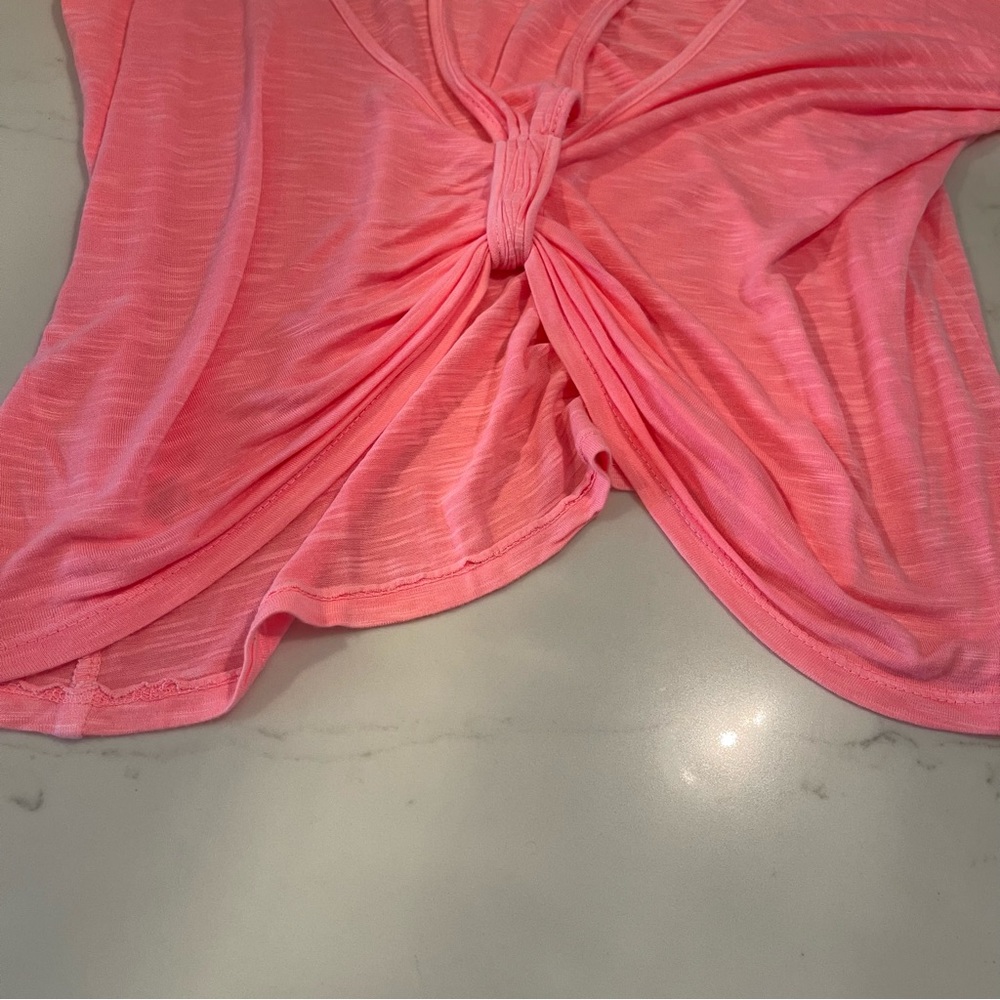 NWOT LF emma + sam neon pink cut out cropped tshirt - Picture 12 of 14